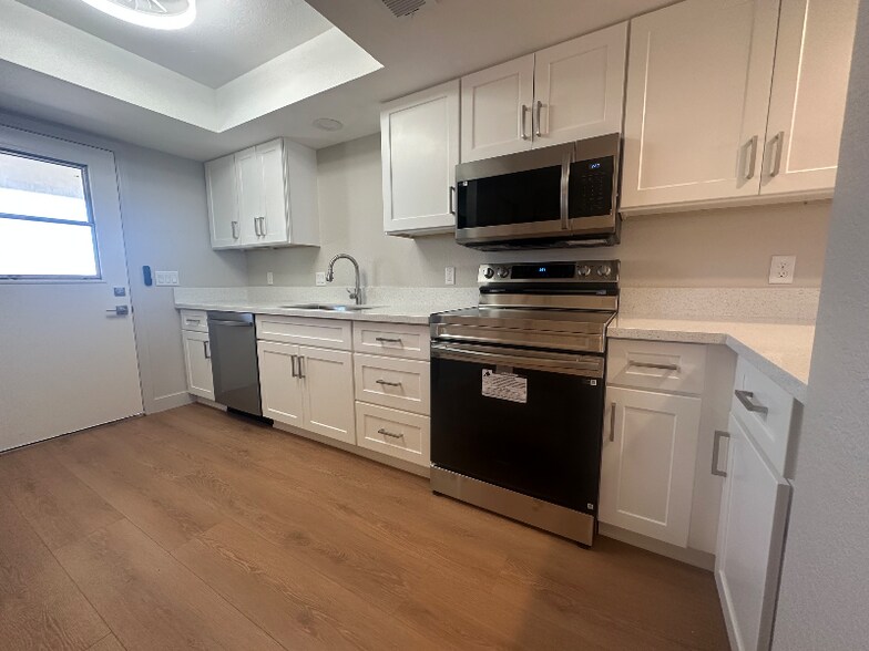 Building Photo - 3330 Tolteca Dr