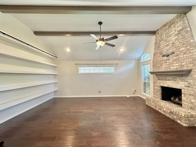 Building Photo - Stunning Home in the Heart of Tyler! 3bd 2...