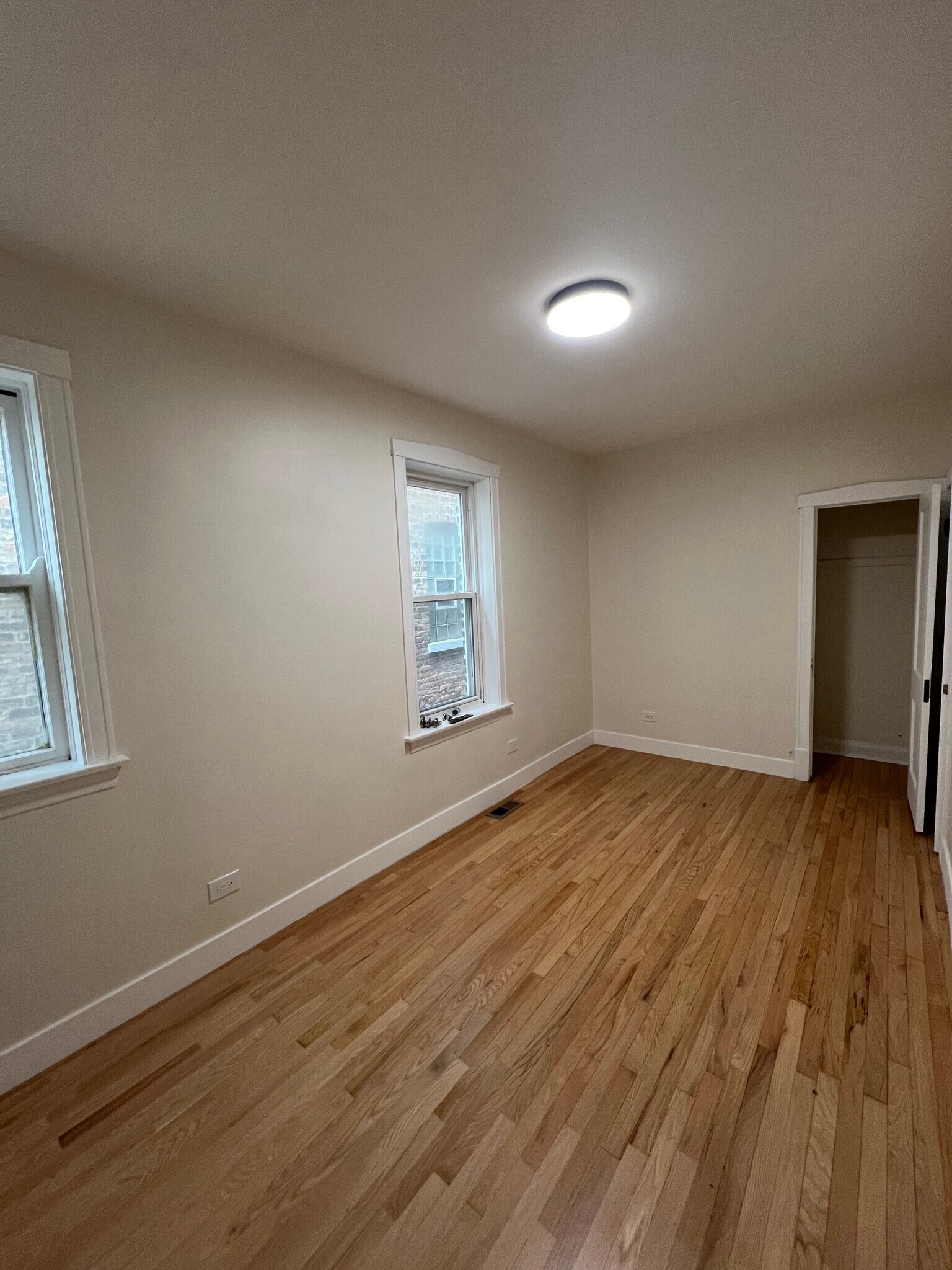 Bed 2 - 4434 S California Ave
