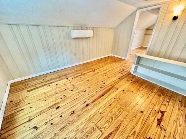 Building Photo - The "More Room to Roam" House: 4 Beds, 2 B...