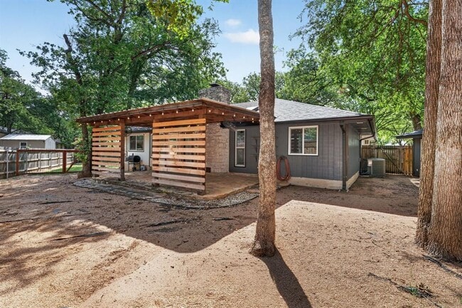 Building Photo - 1804 Stagecoach Trail