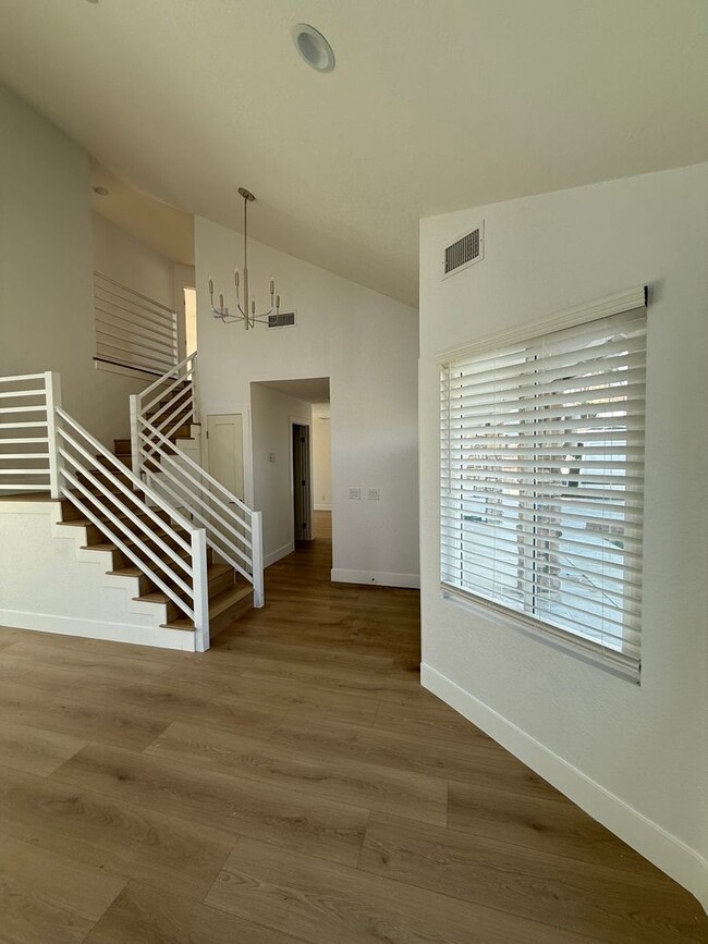 Building Photo - Beautifully Remodeled 2 Story Home Availab...