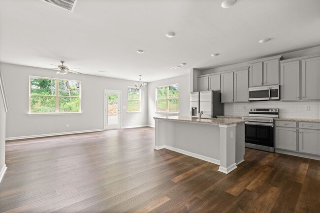 Building Photo - 4 Bed 2.5 Bath Single Family Home in Gainesville! -Retreat at Chicopee