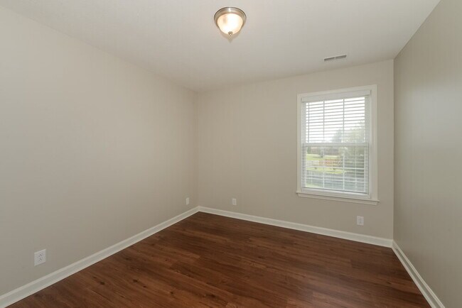 Building Photo - 125 Firelight Ct