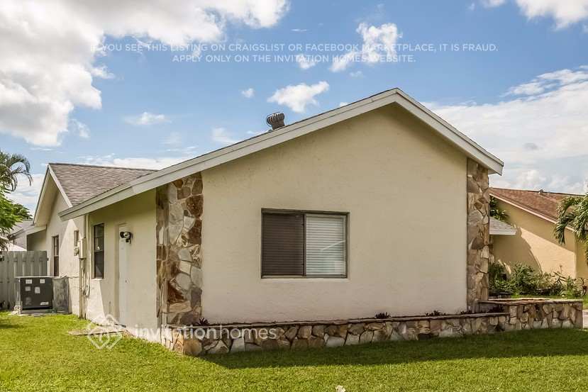 Building Photo - 413 SW 75th Ave