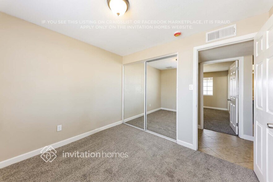 Building Photo - 3643 E Surrey Ave