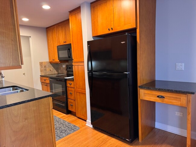 Building Photo - 717 Strom Dr