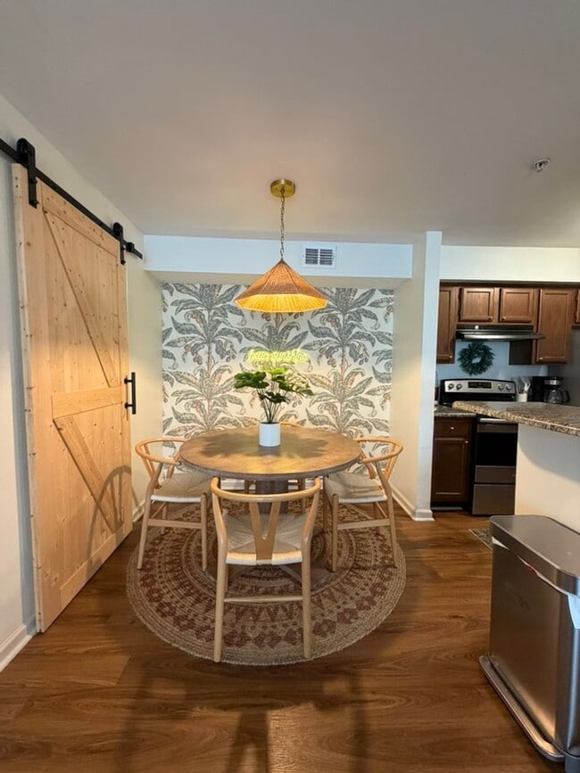 Building Photo - Furnished 3 Bedroom, 2 Bath Condo In Indian Lake!