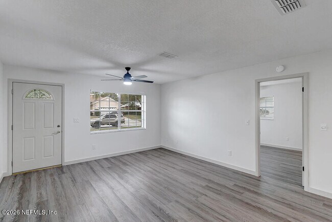 Building Photo - 407 Cassandra Ln