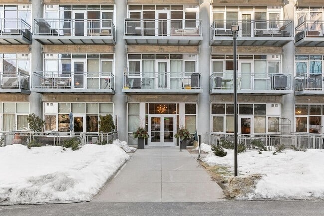 Building Photo - 748 N 3rd St