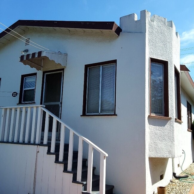 Building Photo - 808 Pomona Ave