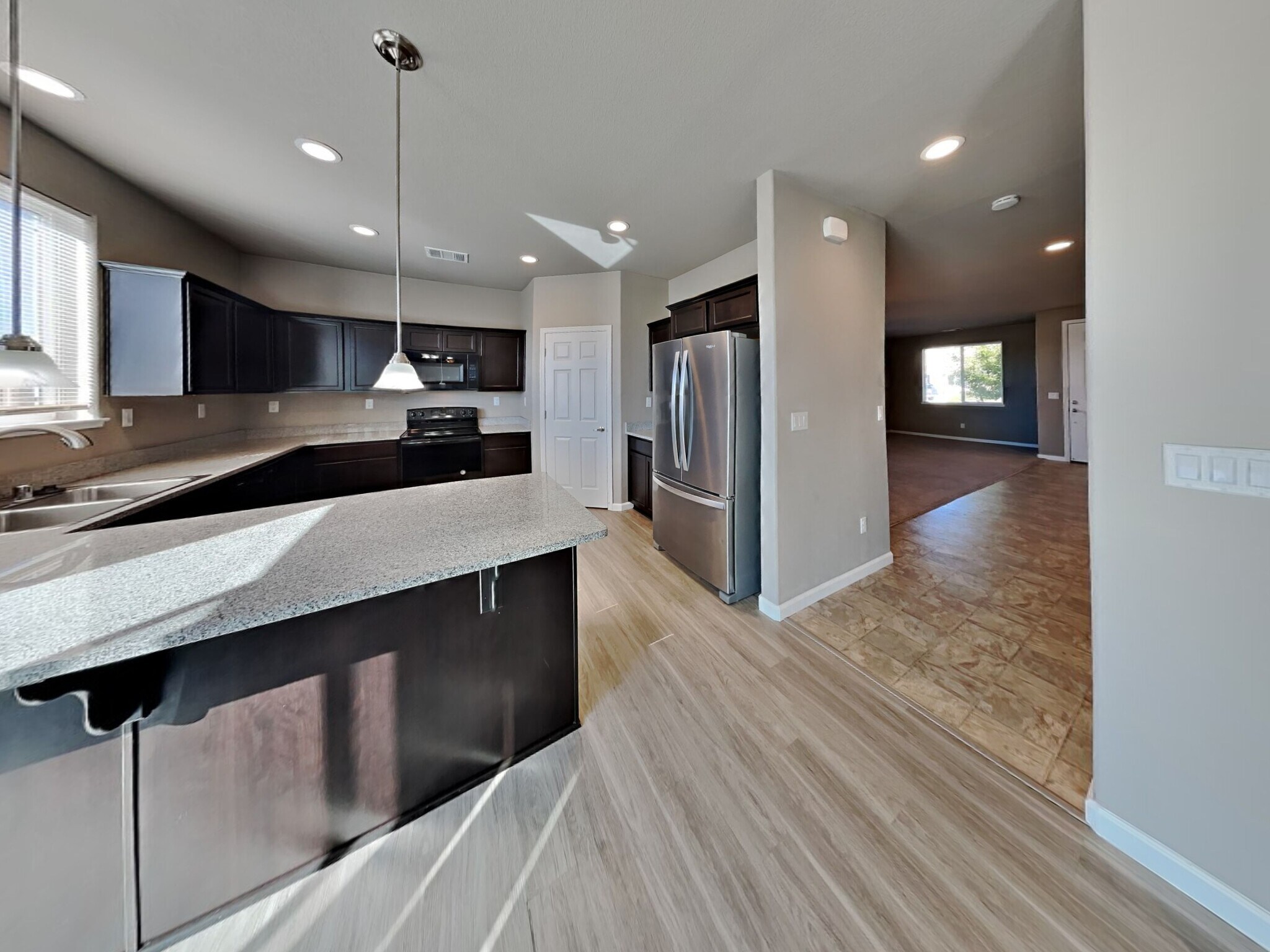 Building Photo - 3775 Thistledown Ct