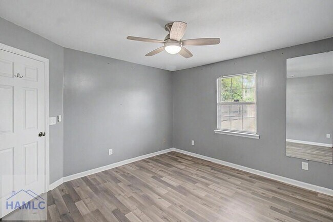 Building Photo - 1651 Latham Ct