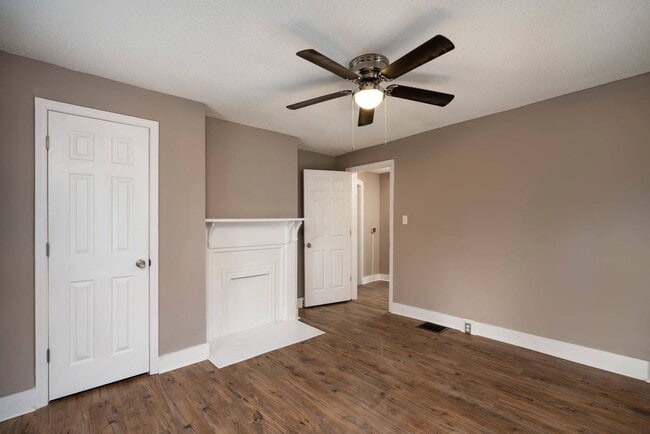 Building Photo - 2 Bedroom Home For Rent Near The Old Train Station!