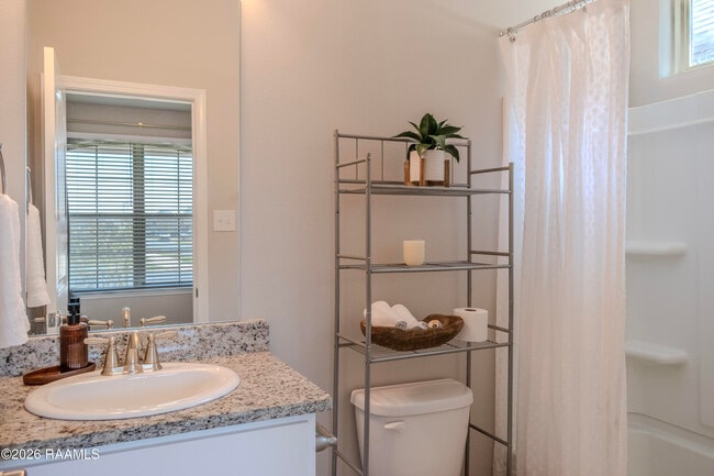 Building Photo - 400 Eastwood Dr