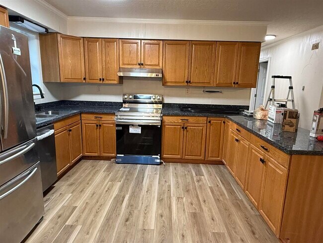 Building Photo - 917 W Wildwood Dr