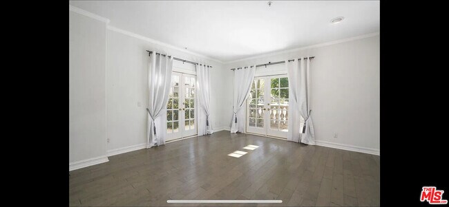 Building Photo - 9848 Vidor Dr