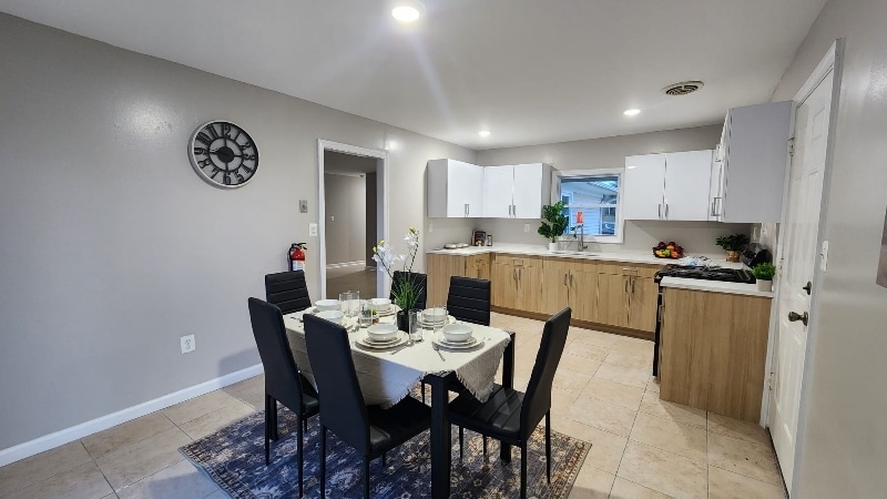 Building Photo - 2 Hazelwood Cir