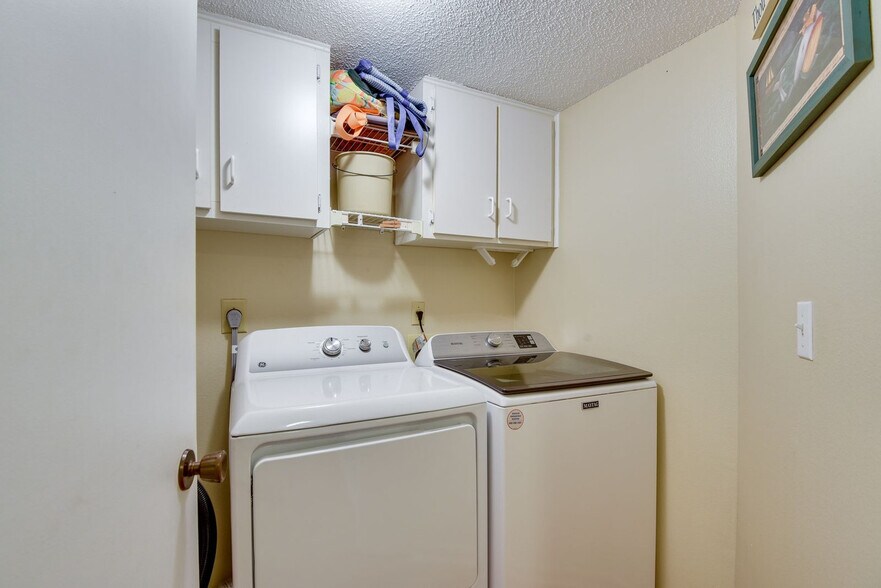 Building Photo - 501 Gulf Dr N
