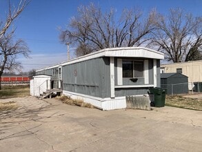 Building Photo - 2900 Grand Ave