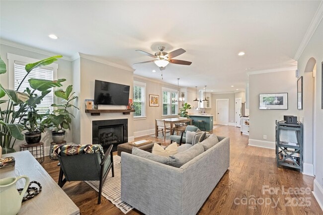 Building Photo - 126 N Smallwood Pl