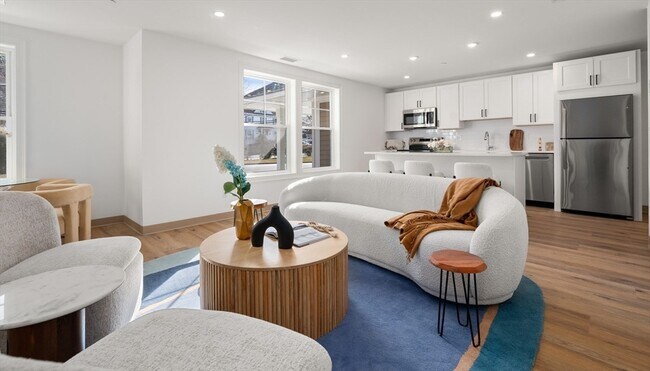 Building Photo - 26 Union St