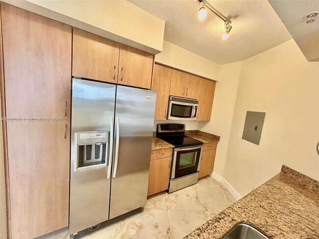 Building Photo - 1830 Radius Dr