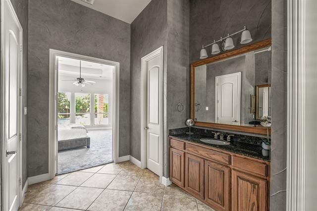 Building Photo - 1321 Cotulla Dr