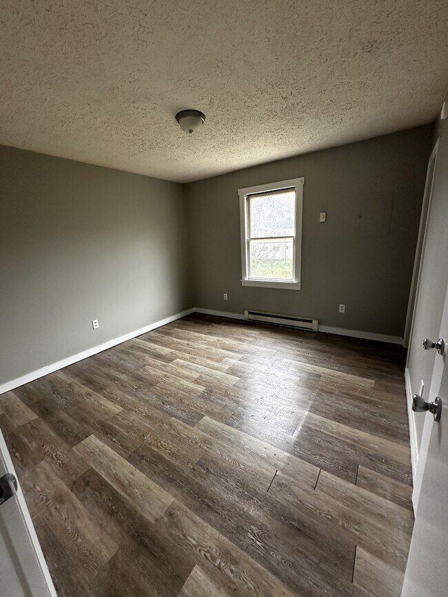 Building Photo - 41 Meadowgreen Dr