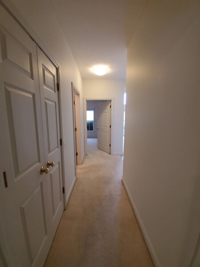 Building Photo - Beautiful Home in Saint James Woods