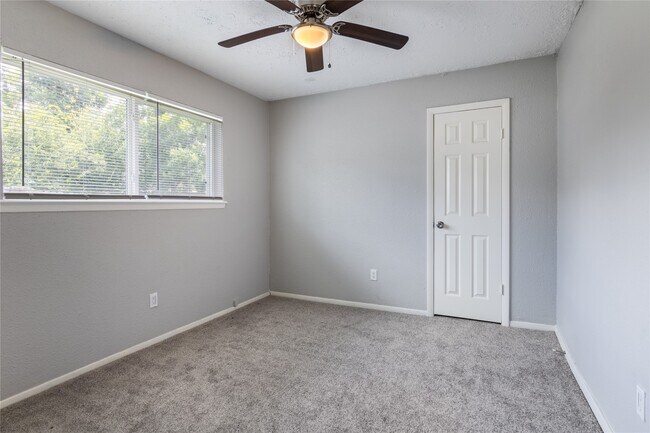 Building Photo - 12757 Lake Conroe Hills Dr