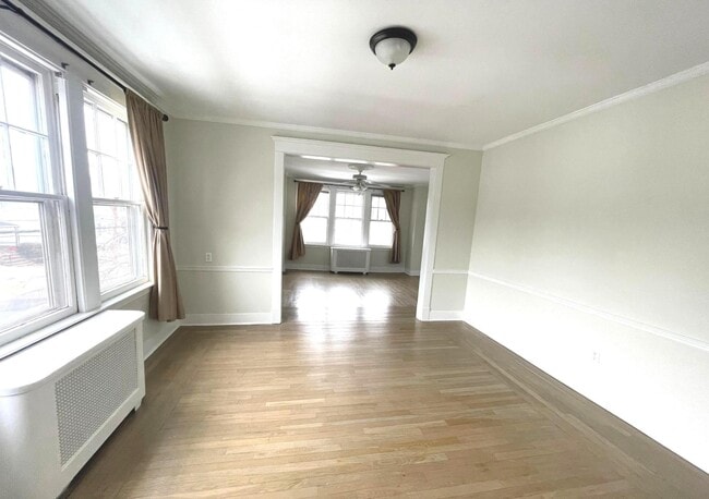 Building Photo - 108 Concord St