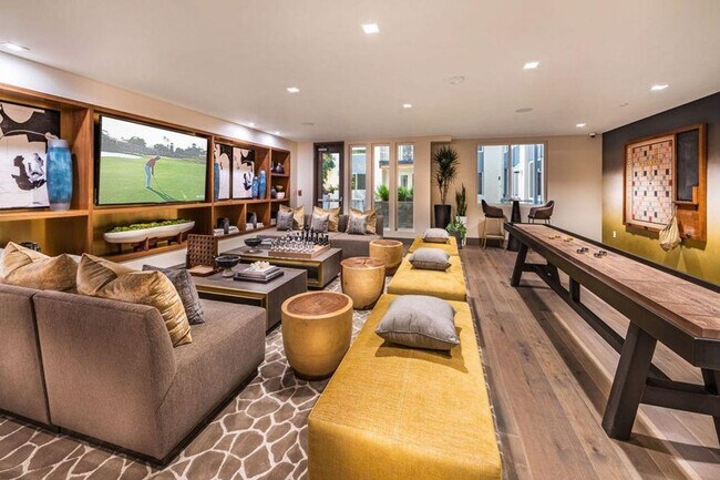 Building Photo - 345 E McKinley Ave