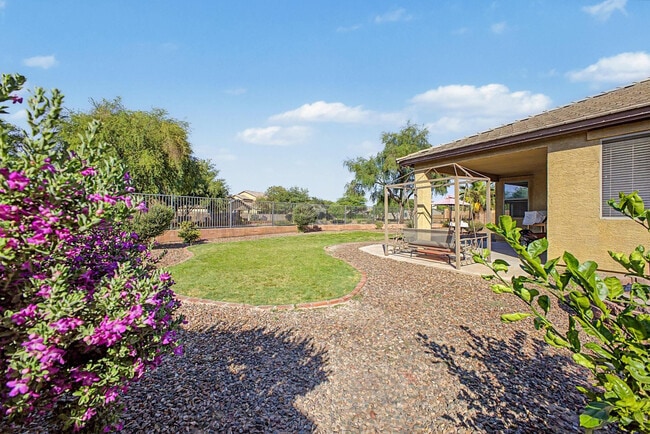 Building Photo - 6630 W Harwell Rd E