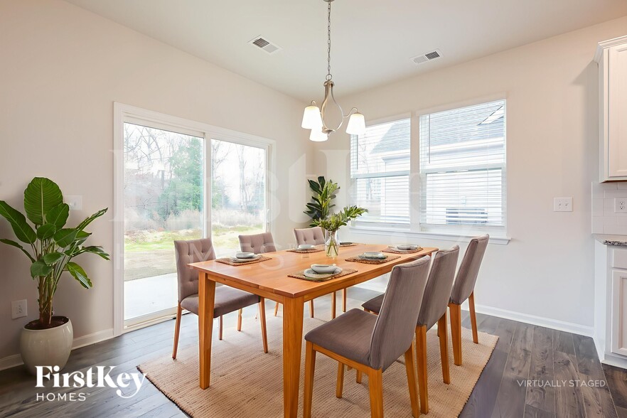 Building Photo - 116 Wild Lily Dr