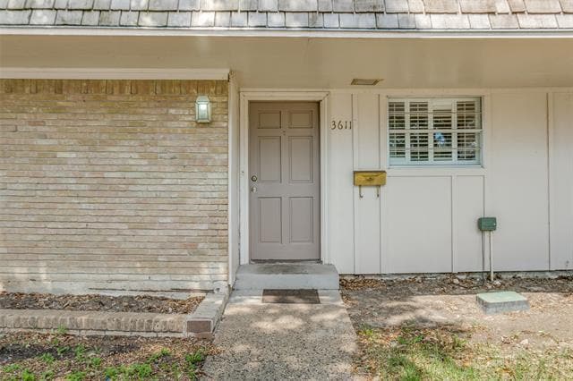 Building Photo - 3611 Stables Ln