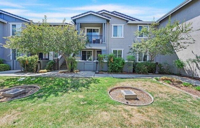 Building Photo - Stunning Ground-Floor 2 bd, 2 ba- Danville...