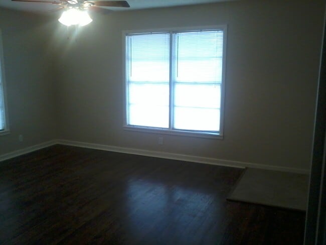 living room - 4303 College Main St