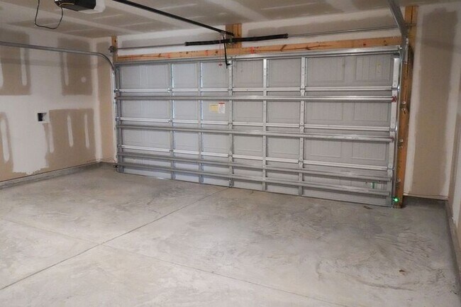 Building Photo - 418 Coconut Dr