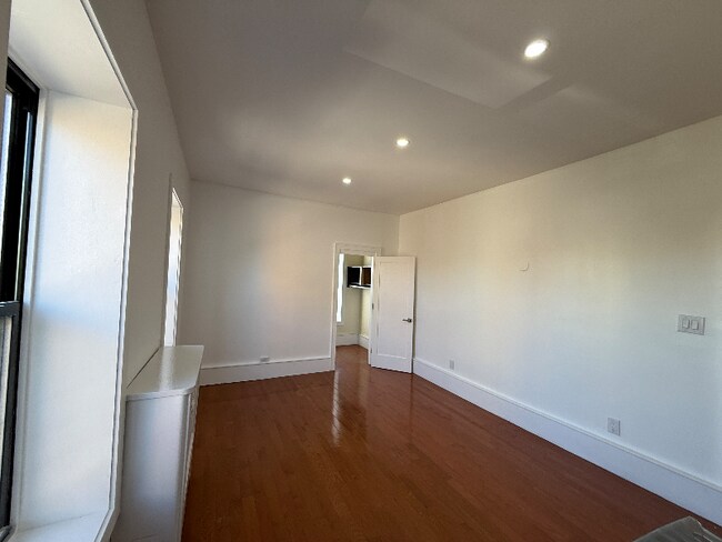 Building Photo - 1873 Prospect Pl