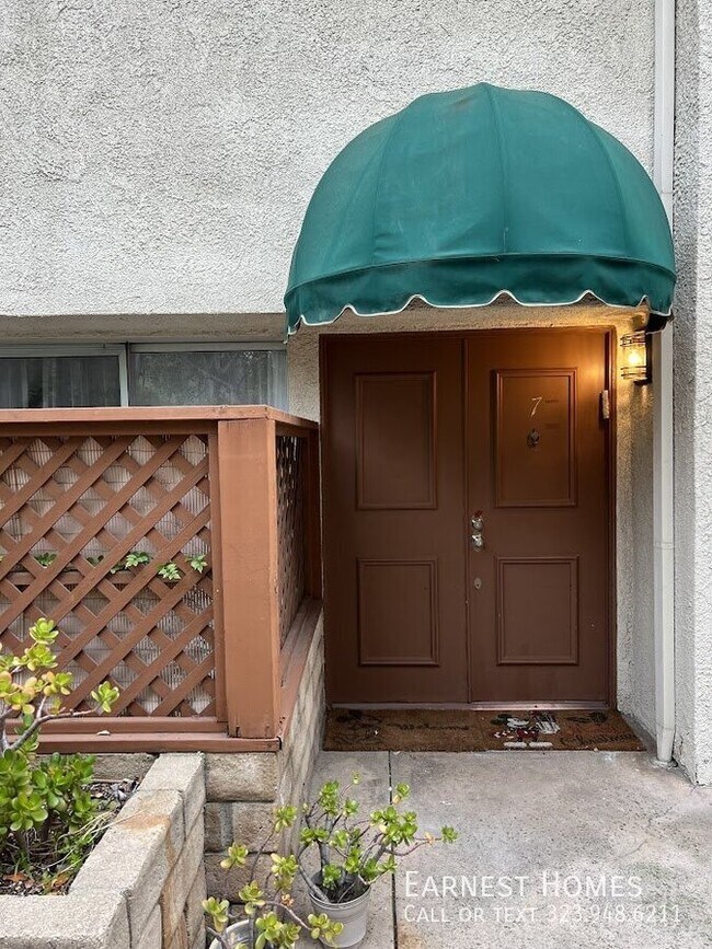 Building Photo - 5115 Kester Ave