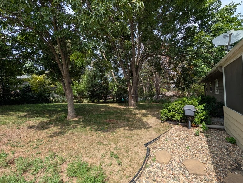Building Photo - 4005 S Glenview Rd
