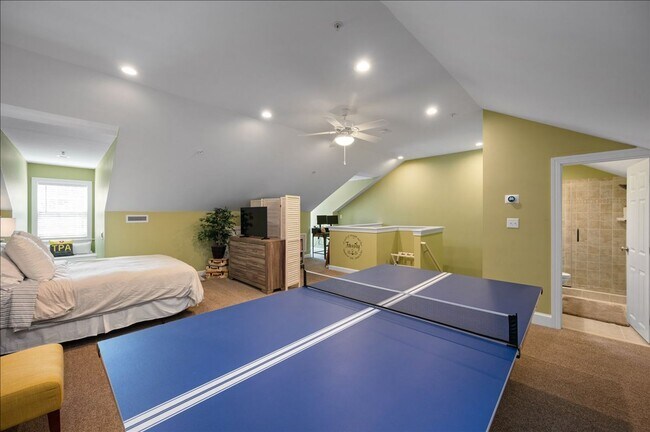Building Photo - Townhouse in Lake Hogan Farms - 4 bedrooms - Amenities include community pool, tennis and playground
