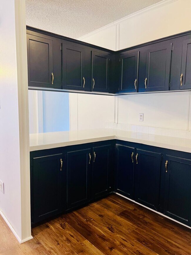 Building Photo - 4BR Home - Recently Updated - Available Soon!