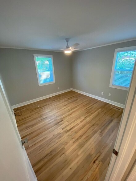 Building Photo - 1210 Sunnyside Dr