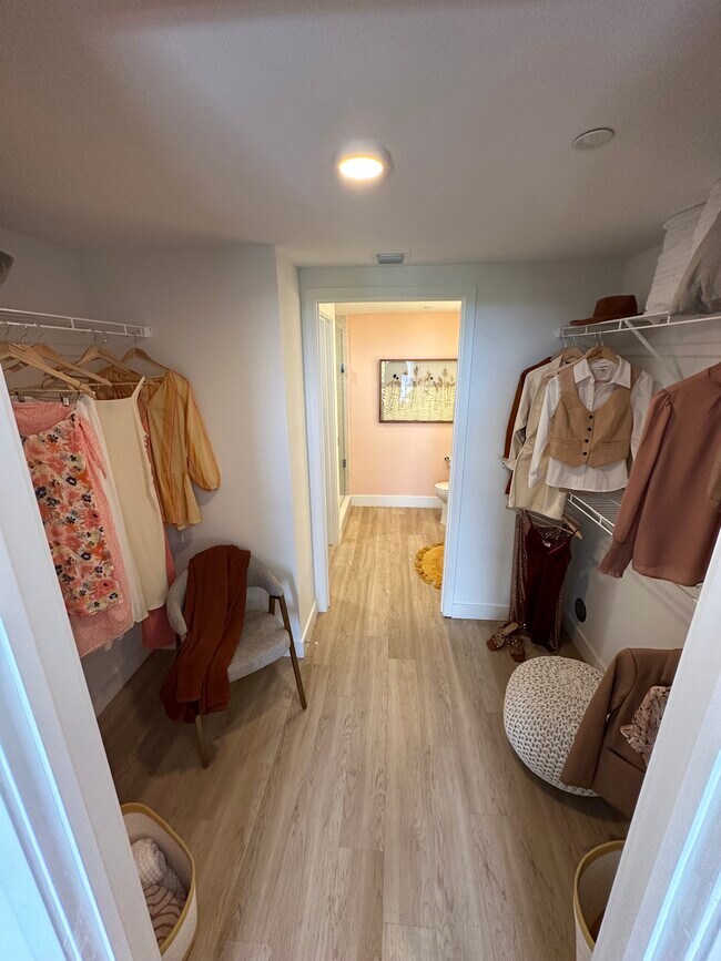 Building Photo - 598 NE 58th St