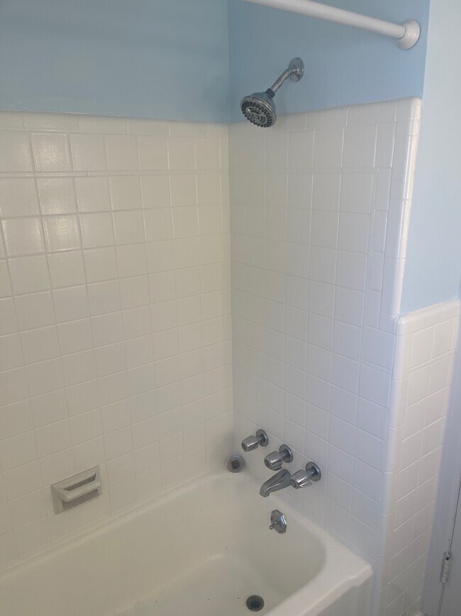 bathroom - 29 Pleasant Ridge Ave