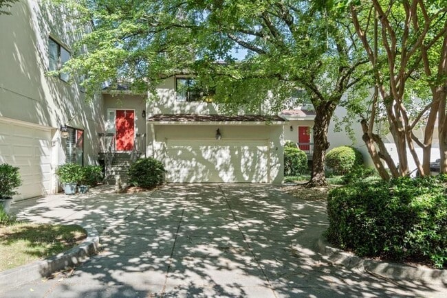 Building Photo - 3 Gilbert Trail NE