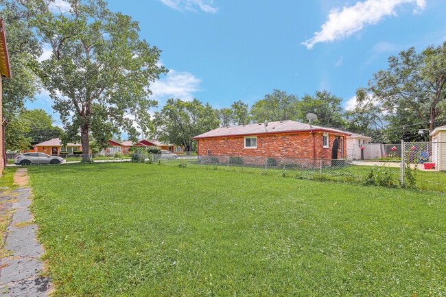 Building Photo - 16310 Carse Ave