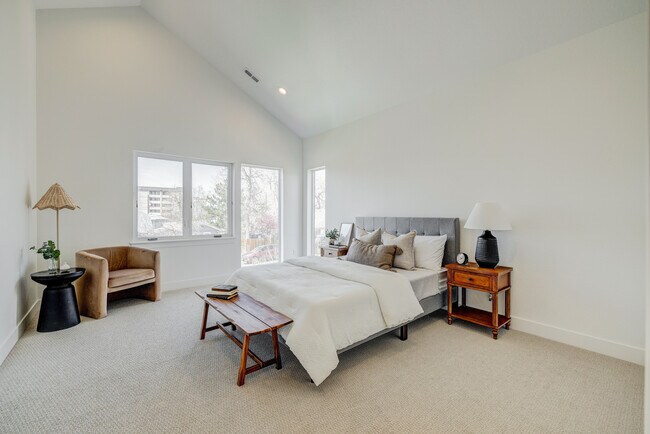 Master bedroom - 3420 S Grant St